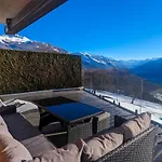 4bdr Alpine With Game And Sunny Terrace Villa *