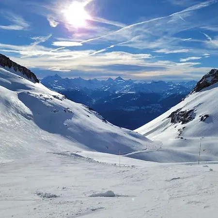 4bdr Alpine With Game And Sunny Terrace Vila