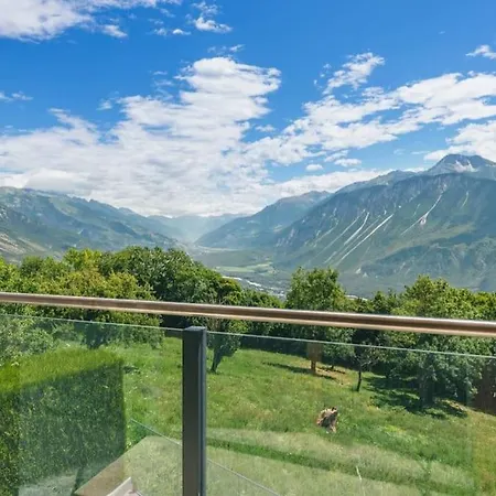 4bdr Alpine With Game And Sunny Terrace Vila *